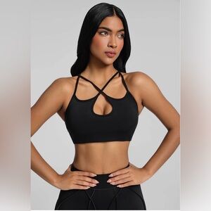 NWT BetterMe Top Crop Con Corte Cruzado Black Size S Women's Top